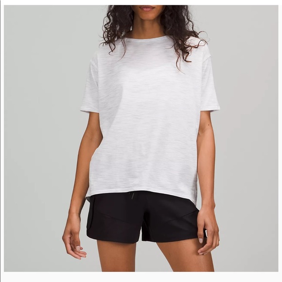 Lululemon Back in Action Short Sleeve Shirt. Size 12